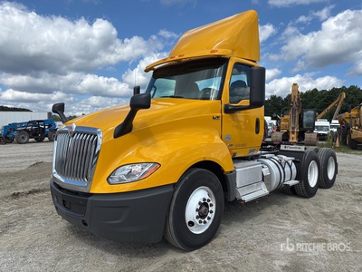 2019 International LT625 6x4 Ciągnik siodłowy T/A z kabiną dzienną
