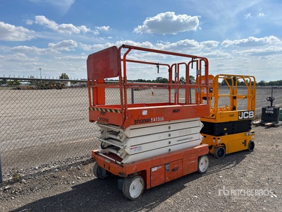 2016 Snorkel S4732E Electric Scissor Lift