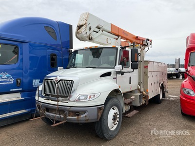 2013 Posi-Plus 400-48-AT 48 ft on 2013 International 4400 SBA Durastar 4x2 Extended Cab Autohoogwerker (Inoperable)