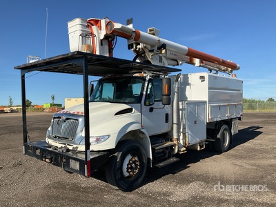 Altec LRV55 55 ft on 2007 International 4400 SBA 4x2 Forestry Piattaforma autocarrata