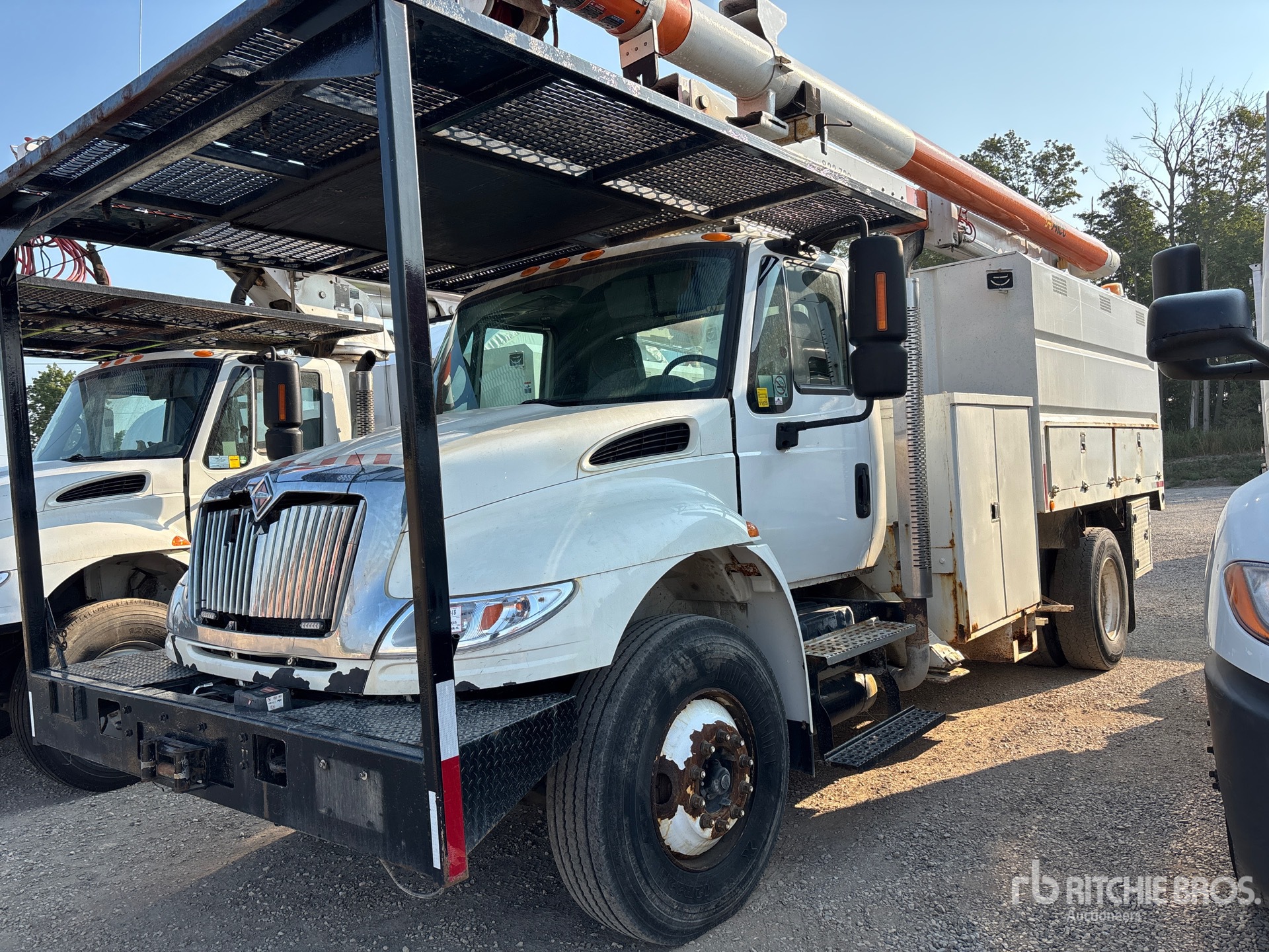 2007 International 4400 Boom Truck