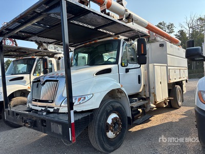 2007 International 4400 Boom Truck