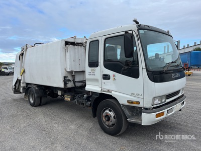 1998 Isuzu FRR550 4x2 Waste Collection Truck