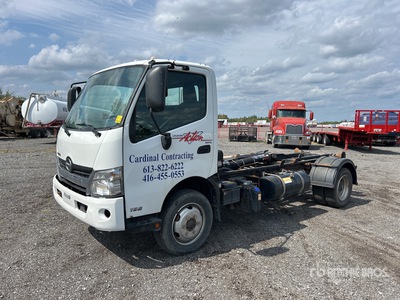 2020 Hino 195 4x2 Hooklift Truck