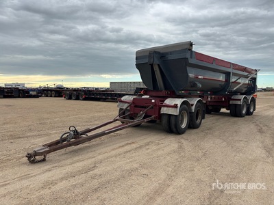 2015 Arne's 25 ft Quad/A Tipping Trailer