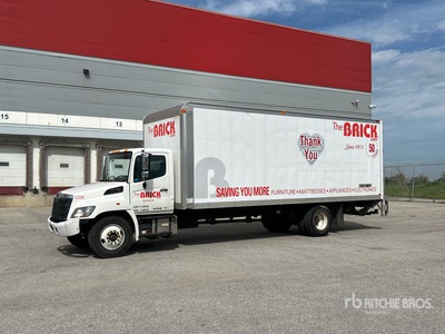 2015 Hino 268 4x2 Van Truck