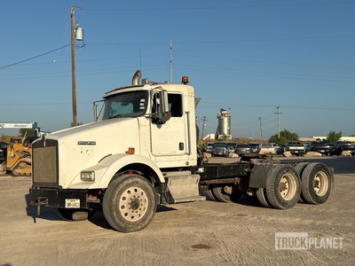 2010 Kenworth T800 6x4 T/A Day Cab Truck Tractor