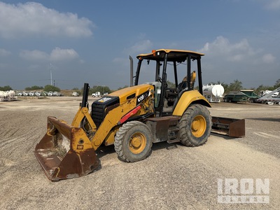 2017 Cat 415F2IL 4x4 Cargadora para trabajos de jardinería