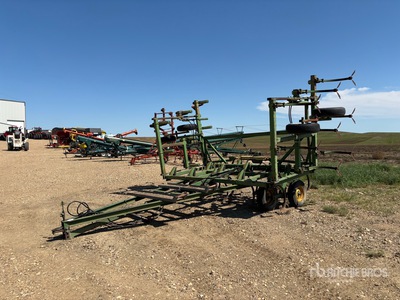 John Deere 1600 26 ft محراث
