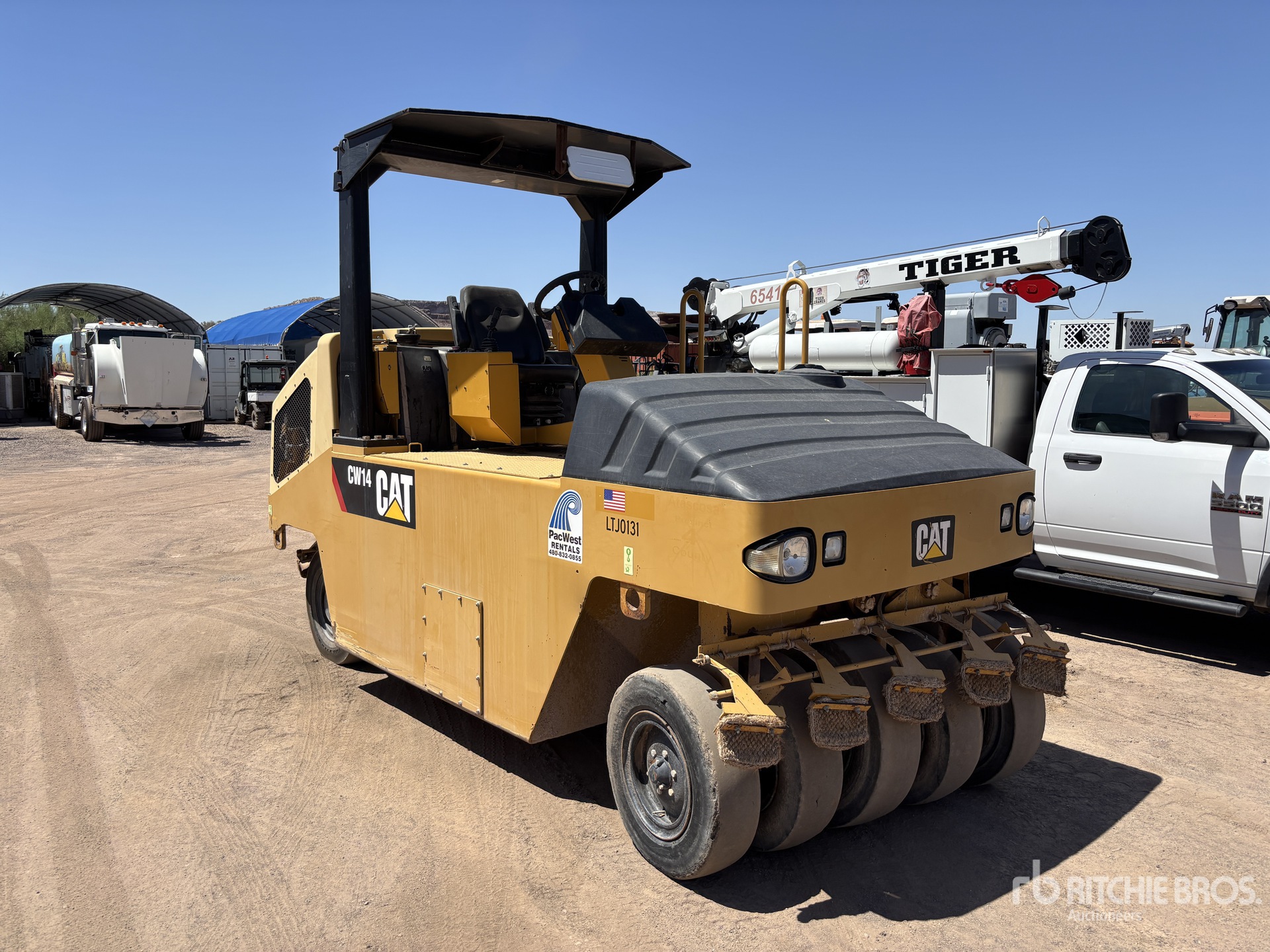 2013 Cat CW-14 9 Wheel Walec pneumatyczny