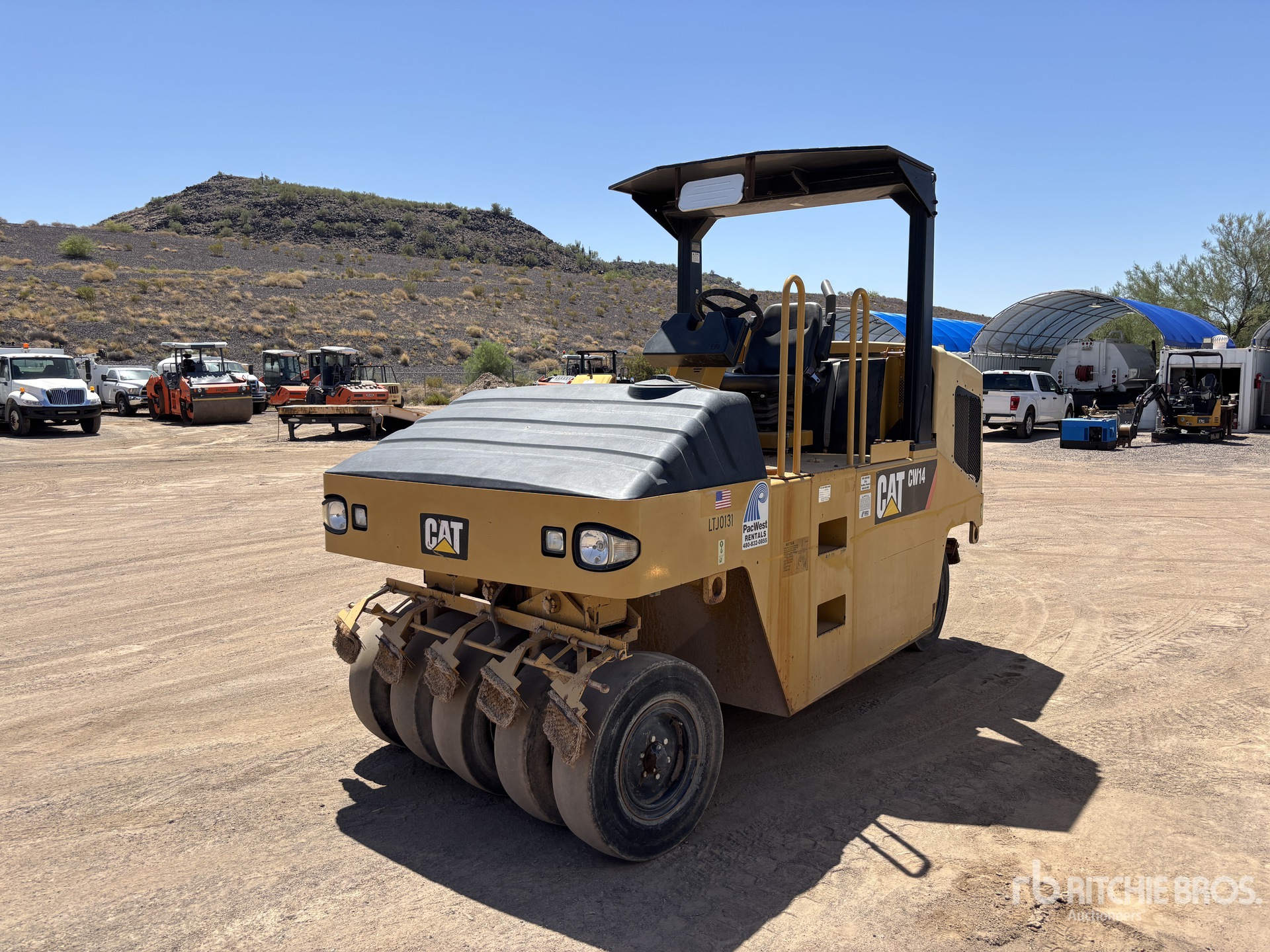 2013 Cat CW-14 9 Wheel Compactador de Ruedas