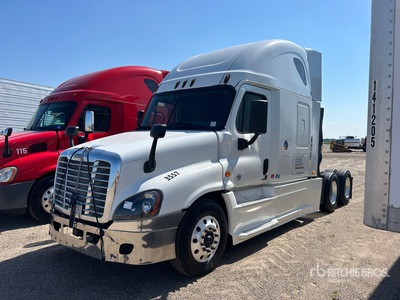 2016 Freightliner Cascadia 125 6x4 3- Achs Sattelzugmaschine mit Schlafkabine (Inoperable)