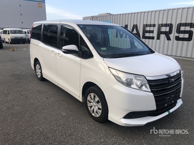 2014 Toyota NOAH Minivan Minivan