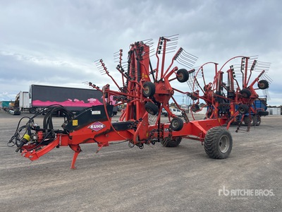 Kuhn 12.5 m 2-Point 4 Rotor Hay Rake