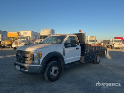 2017 Ford F-450 XL 4x2 Flatbed Truck
