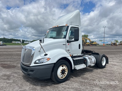 2019 International RH613 4x2 S/A Day Cab Truck Tractor