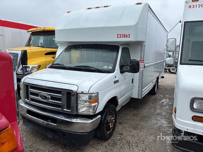 2008 Ford E-350 4x2 Furgoneta caja cerrada (Inoperable)