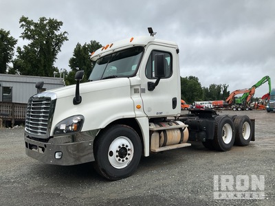 2014 Freightliner Cascadia 125 6x4 T/A Day Cab Truck Tractor