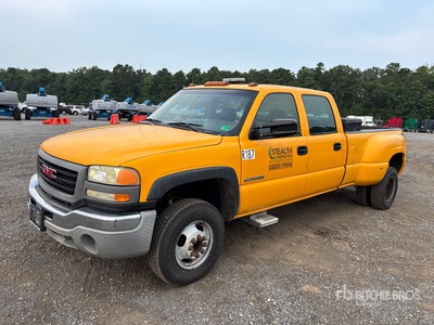 2004 GMC Sierra 3500 4x2 Crew Cab Ute