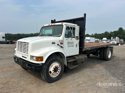 2000 International 4900 4x2 Flatbed Truck