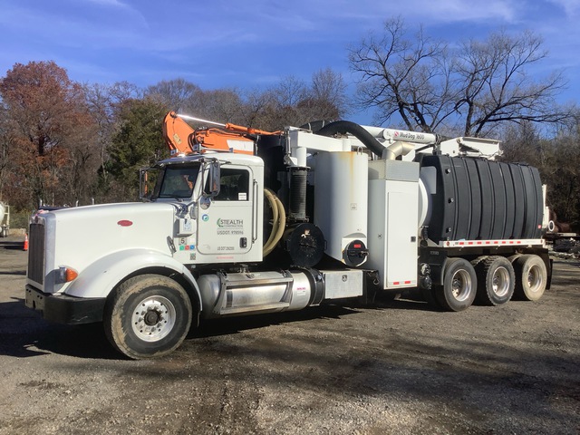 Mud Dog 1600 on 2015 Peterbilt 367 8x6 Vacuum Tanker Truck Mud Dog 1600 on 2015 Peterbilt 367 8x6 Vacuum Tanker Truck