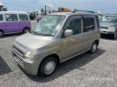 1999 Mitsubishi Automobile