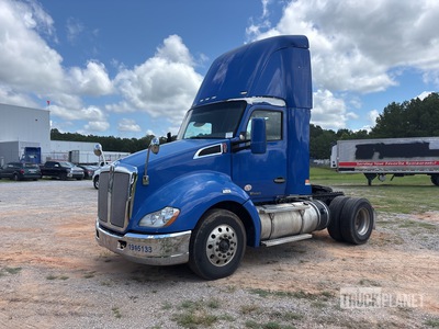 2016 Kenworth T680 4x2 S/A Day Cab Truck Tractor