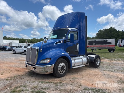 2016 Kenworth T680 4x2 S/A Day Cab Truck Tractor