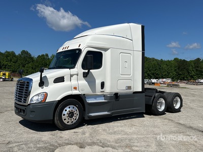 2016 Freightliner Cascadia 113 6x4 T/A Sleeper Truck Tractor