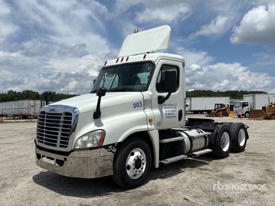 2014 Freightliner Cascadia 125 6x4 T/A Day Cab Truck Tractor