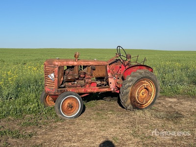 Massey-Harris 2WD Wide Front Tracteur de collection