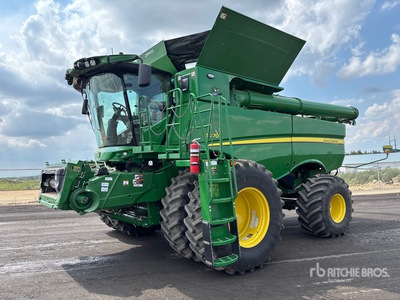 2022 John Deere S770 4x4 Combine Harvester