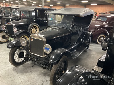 1926 Ford Model T 4-Door Touring 自動車