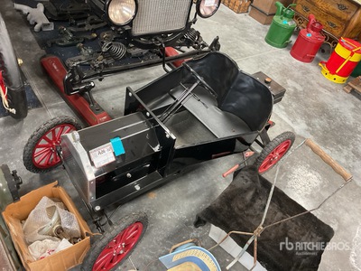 Ford Replica Model T Miniature Classic Car
