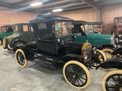 1915 Ford Model T Roadster Classic Car