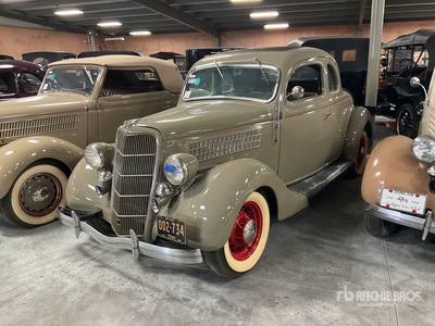1935 Ford 48 Deluxe 5-window Coupe Voiture ancienne