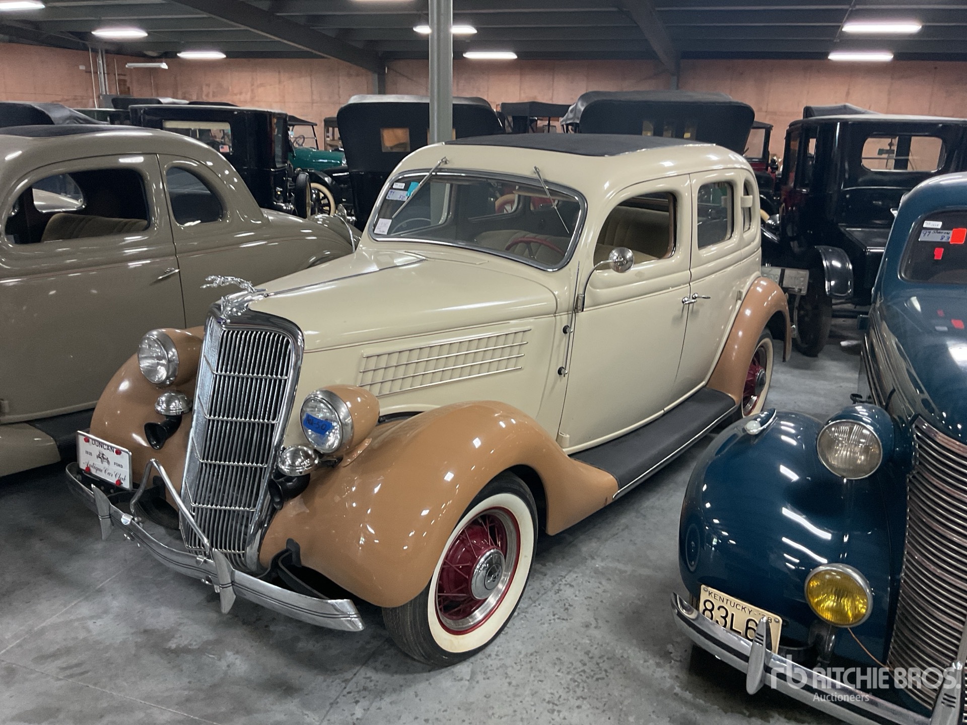 1935 Ford 48 Deluxe 4-door Sedan Classic Car