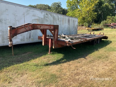 1994 Mustang GND230 30 ft T/A Gooseneck Equipment Trailer