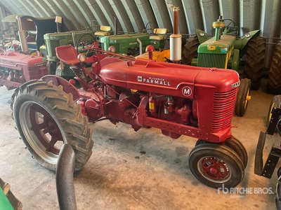 1949 McCormick Farmall M Ciągnik zabytkowy