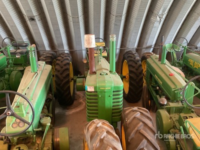 1951 John Deere G جرار تاريخي