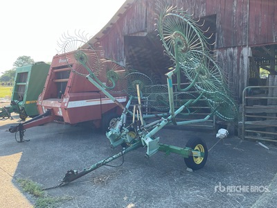 John Deere 702 Andanatore fieno
