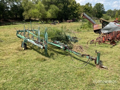 John Deere 704 Hay Rake