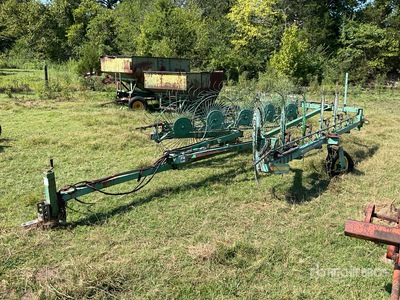 John Deere 704 Andanatore fieno