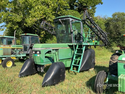 1993 John Deere 6500 4x2 Self-Propelled Sprayer