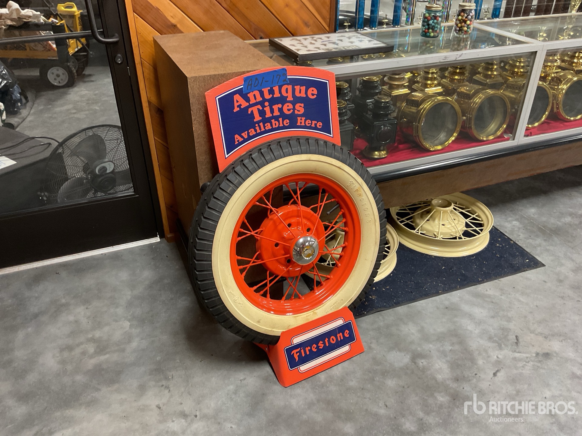 19 in Tire & Wheel Display