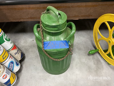 5 gal Liquid Ellisco Can Antiques