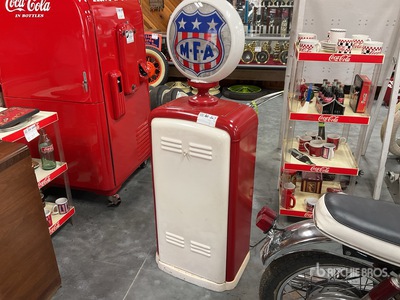 Oil Can Display