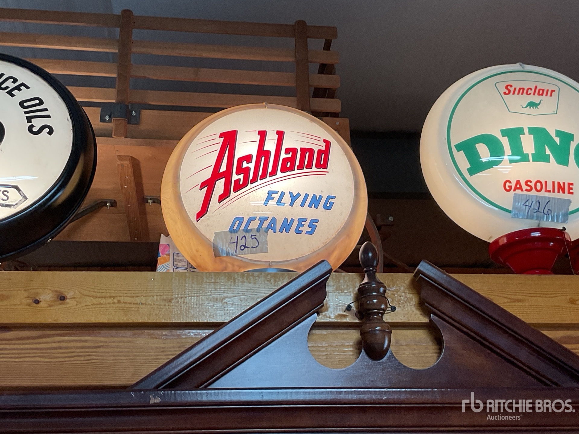 Ashland Flying Octanes Gas pump Globe