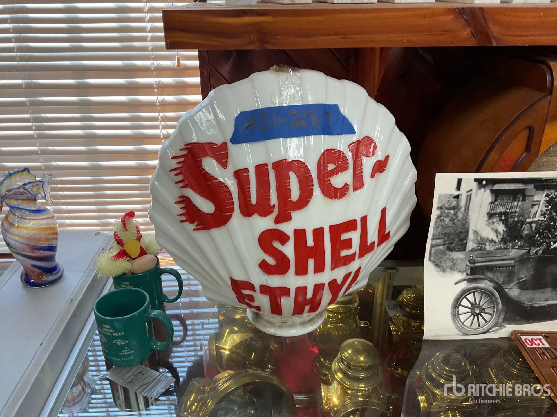 Super Shell Gas Globe