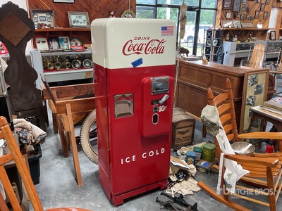 Coca-Cola Drink Machine Antiques